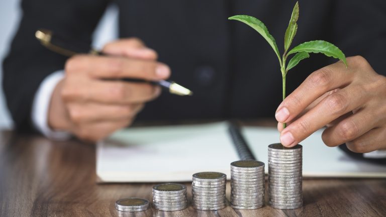 Top Reasons to Save Money and Invest in 2022