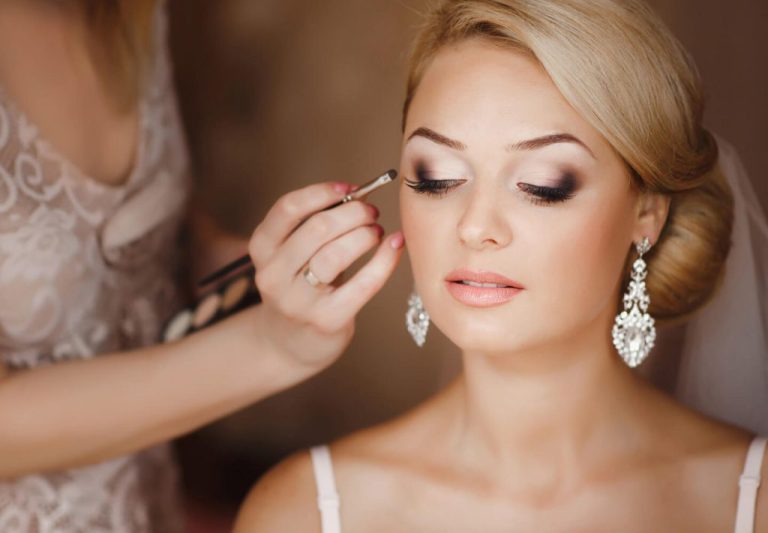 Gold Coast Makeup Artist Richelle Darben offers Mobile Service