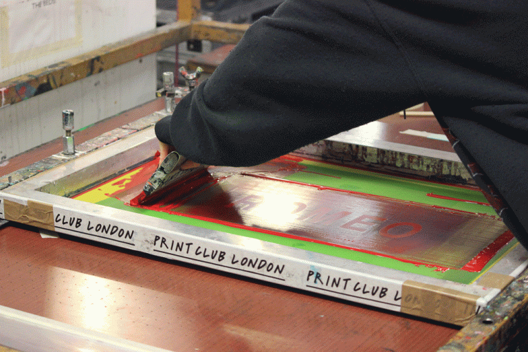 The Ultimate Guide to Silk Screen T-Shirt Printing