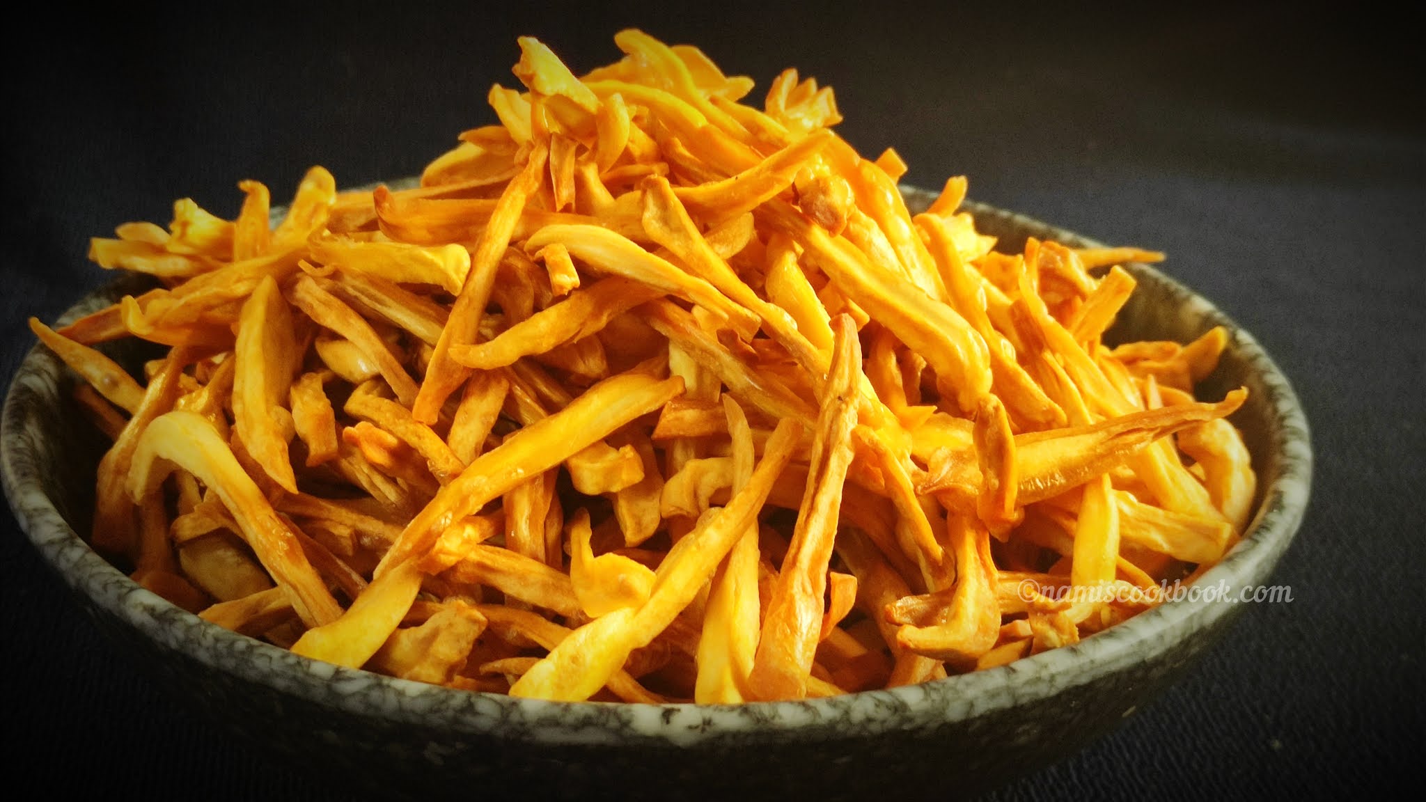 Are Jackfruit Chips a Healthier Alternative to Spicy Chips?