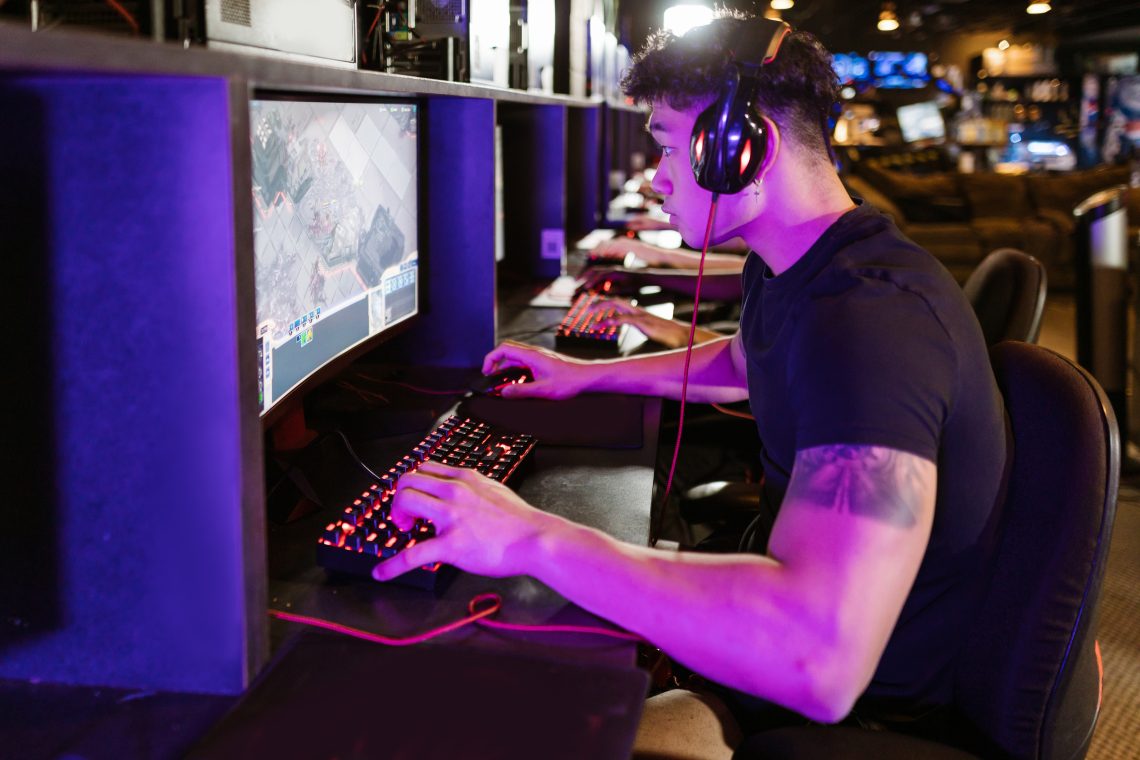 Online Gaming: Shaping the Future of Digital Entertainment