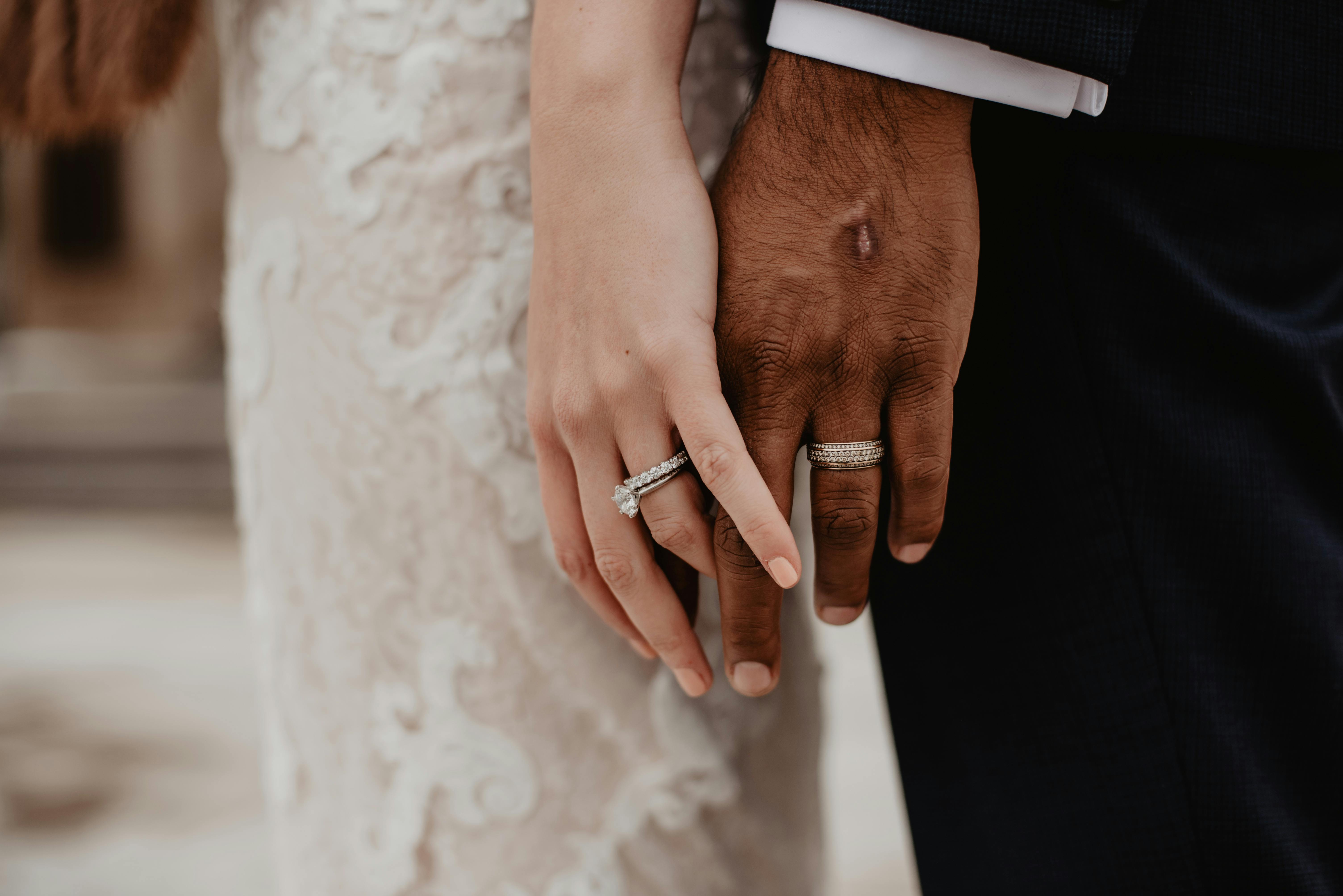 How Much Should You Spend on Wedding Bands?