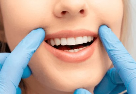 Teeth Whitening: Safe And Effective Options For The Whole Family