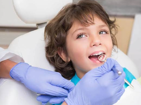 How Pediatric Dentists Help Kids Adjust To New Appliances